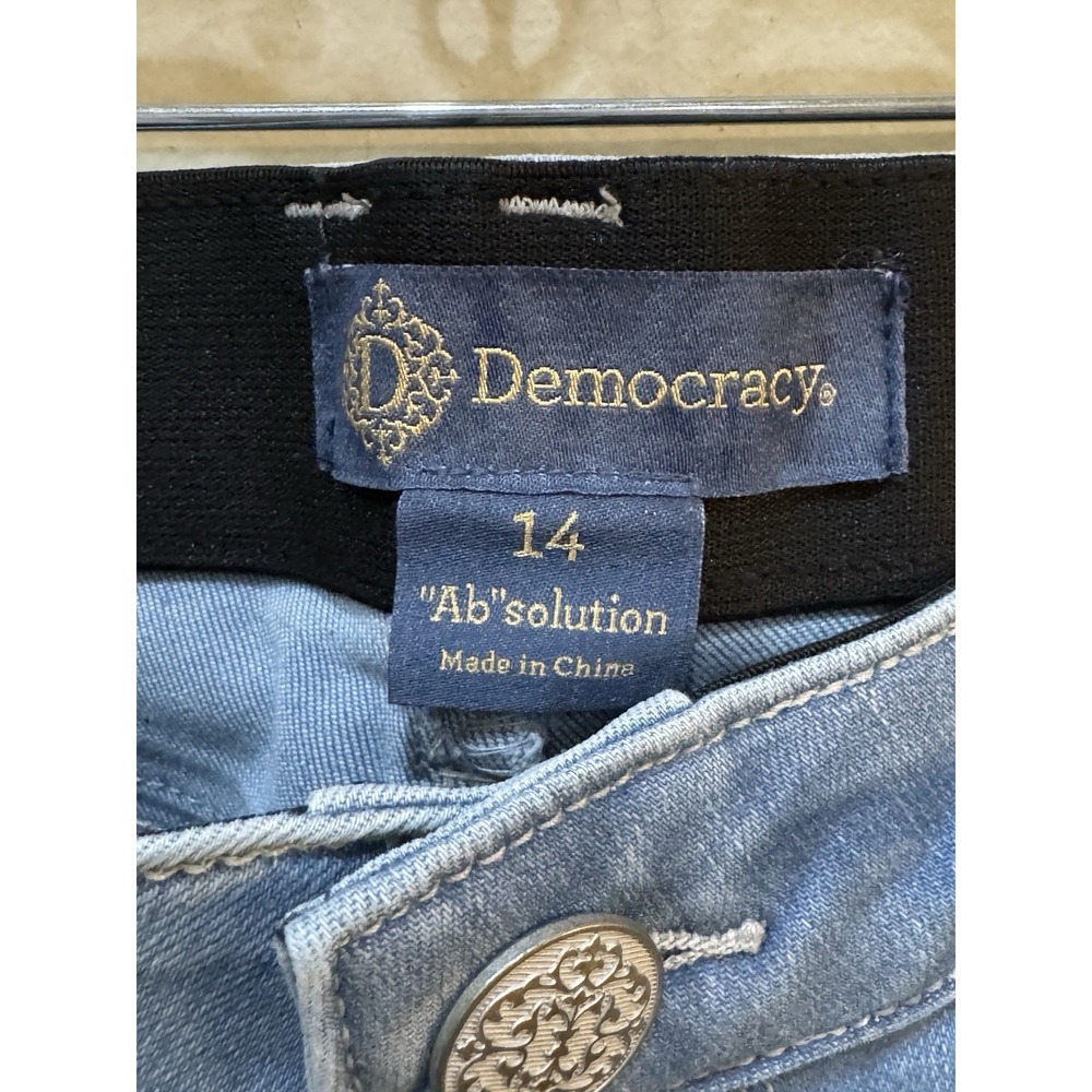 Democracy brand "Curve Equality" jeans in a light wash blue Wide Leg Size 14 - Picture 4 of 12